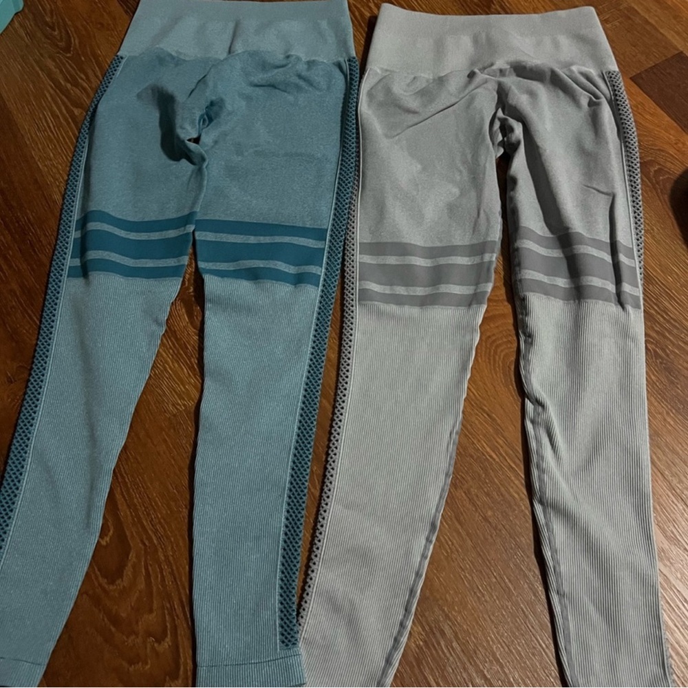 3 PAIRS! - Bombshell leggings bundle - 3 PAIRS! - Picture 7 of 8
